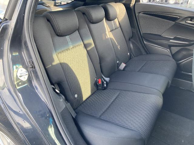 フィットハイブリッド Ｓ　ホンダセンシング　４ＷＤ　ワンオーナー　メモリーナビ　ＤＶＤ再生　フルセグ　バックカメラ　ＬＥＤヘッドランプ　スマートキー　キーレス　オートクルーズコントロール　盗難防止装置　アイドリングストップ　フルエアロ（22枚目）