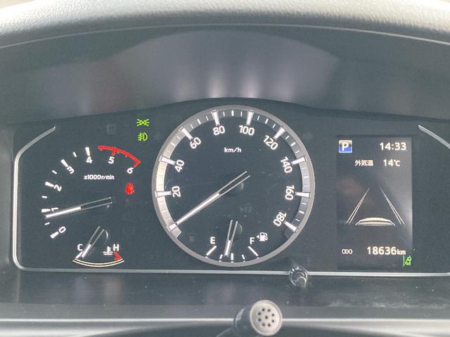 ハイエースバン ロングスーパーＧＬ　４ＷＤ　ワンオーナー　メモリーナビ　ＤＶＤ再生　Ｂｌｕｅｔｏｏｔｈ　両側電動スライド　衝突被害軽減システム　フルセグ　バックカメラ　ＥＴＣ　ＬＥＤヘッドランプ　スマートキー　オートマチックハイビーム（11枚目）