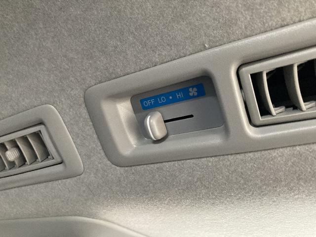 ハイエースバン ロングスーパーＧＬ　４ＷＤ　ワンオーナー　メモリーナビ　ＤＶＤ再生　Ｂｌｕｅｔｏｏｔｈ　両側電動スライド　衝突被害軽減システム　フルセグ　バックカメラ　ＥＴＣ　ＬＥＤヘッドランプ　スマートキー　オートマチックハイビーム（14枚目）