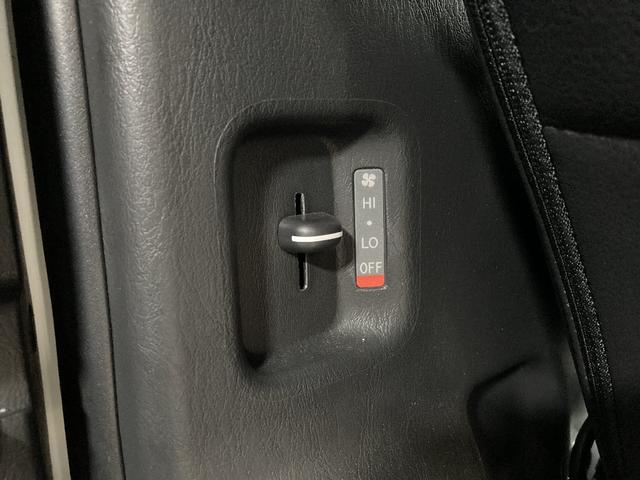 ハイエースバン ロングスーパーＧＬ　４ＷＤ　ワンオーナー　メモリーナビ　ＤＶＤ再生　Ｂｌｕｅｔｏｏｔｈ　両側電動スライド　衝突被害軽減システム　フルセグ　バックカメラ　ＥＴＣ　ＬＥＤヘッドランプ　スマートキー　オートマチックハイビーム（15枚目）