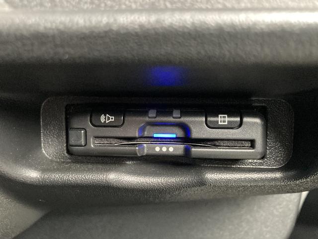 ハイエースバン ロングスーパーＧＬ　４ＷＤ　ワンオーナー　メモリーナビ　ＤＶＤ再生　Ｂｌｕｅｔｏｏｔｈ　両側電動スライド　衝突被害軽減システム　フルセグ　バックカメラ　ＥＴＣ　ＬＥＤヘッドランプ　スマートキー　オートマチックハイビーム（23枚目）