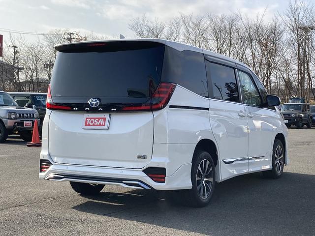 ノア ハイブリッドＳ－Ｚ　４ＷＤ　ワンオーナー　メモリーナビ　ＤＶＤ再生　Ｂｌｕｅｔｏｏｔｈ　両側電動スライド　ＥＴＣ　ＬＥＤヘッドランプ　スマートキー　キーレス　クリアランスソナー／バックソナー　シートヒーター　フルエアロ（2枚目）