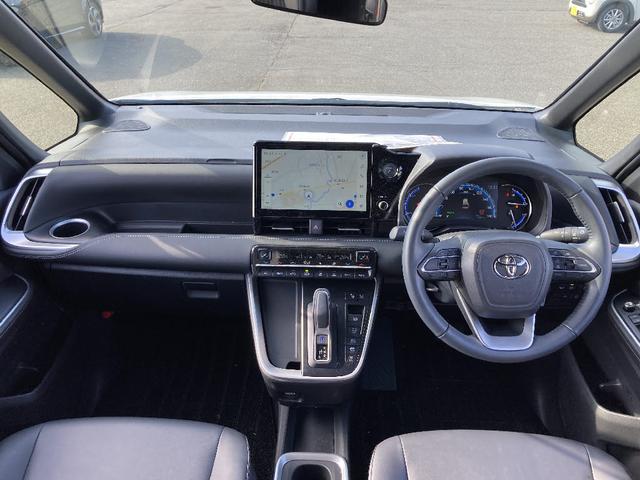 ノア ハイブリッドＳ－Ｚ　４ＷＤ　ワンオーナー　メモリーナビ　ＤＶＤ再生　Ｂｌｕｅｔｏｏｔｈ　両側電動スライド　ＥＴＣ　ＬＥＤヘッドランプ　スマートキー　キーレス　クリアランスソナー／バックソナー　シートヒーター　フルエアロ（3枚目）