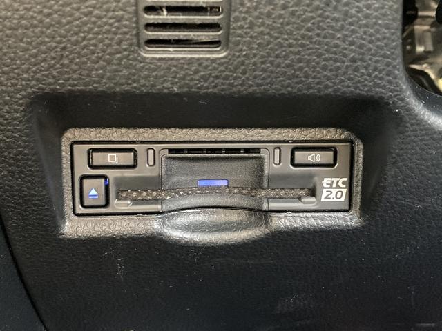 ノア ハイブリッドＳ－Ｚ　４ＷＤ　ワンオーナー　メモリーナビ　ＤＶＤ再生　Ｂｌｕｅｔｏｏｔｈ　両側電動スライド　ＥＴＣ　ＬＥＤヘッドランプ　スマートキー　キーレス　クリアランスソナー／バックソナー　シートヒーター　フルエアロ（12枚目）