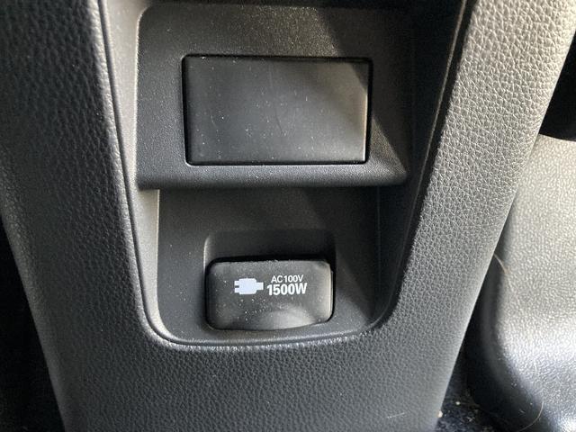 ノア ハイブリッドＳ－Ｚ　４ＷＤ　ワンオーナー　メモリーナビ　ＤＶＤ再生　Ｂｌｕｅｔｏｏｔｈ　両側電動スライド　ＥＴＣ　ＬＥＤヘッドランプ　スマートキー　キーレス　クリアランスソナー／バックソナー　シートヒーター　フルエアロ（18枚目）