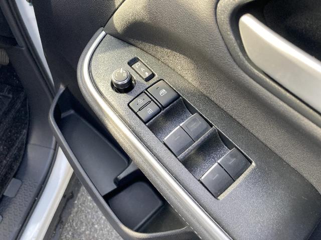 ノア ハイブリッドＳ－Ｚ　４ＷＤ　ワンオーナー　メモリーナビ　ＤＶＤ再生　Ｂｌｕｅｔｏｏｔｈ　両側電動スライド　ＥＴＣ　ＬＥＤヘッドランプ　スマートキー　キーレス　クリアランスソナー／バックソナー　シートヒーター　フルエアロ（25枚目）