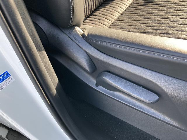 ノア ハイブリッドＳ－Ｚ　４ＷＤ　ワンオーナー　メモリーナビ　ＤＶＤ再生　Ｂｌｕｅｔｏｏｔｈ　両側電動スライド　ＥＴＣ　ＬＥＤヘッドランプ　スマートキー　キーレス　クリアランスソナー／バックソナー　シートヒーター　フルエアロ（26枚目）