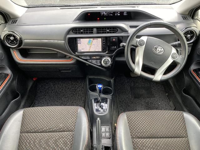 アクア Ｘ－アーバン　メモリーナビ　Ｂｌｕｅｔｏｏｔｈ　ワンセグ　バックカメラ　ＥＴＣ　スマートキー　キーレス　ミュージックサーバー（3枚目）