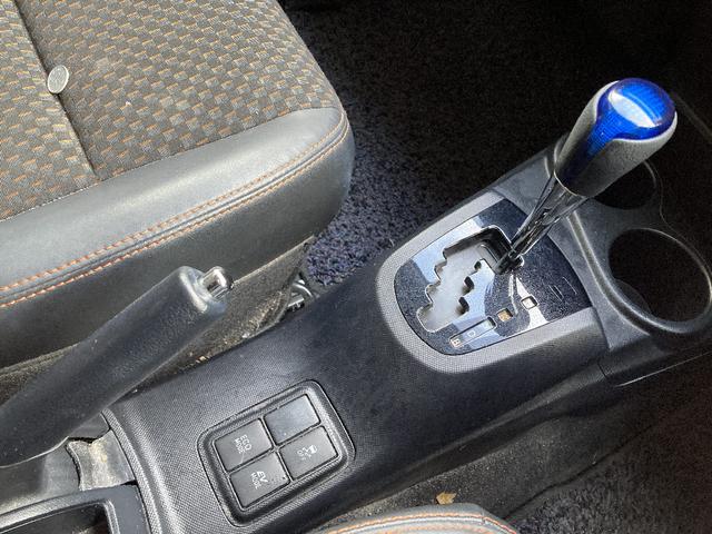 アクア Ｘ－アーバン　メモリーナビ　Ｂｌｕｅｔｏｏｔｈ　ワンセグ　バックカメラ　ＥＴＣ　スマートキー　キーレス　ミュージックサーバー（8枚目）