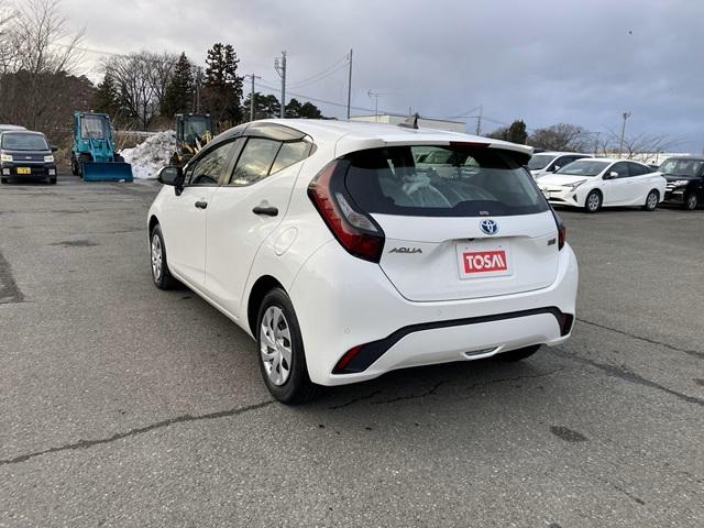 アクア Ｂ　純正ディスプレイオーディオ　Ｂｌｕｅｔｏｏｔｈ　衝突被害軽減システム　バックカメラ　ＬＥＤヘッドランプ　オートマチックハイビーム　ＵＳＢジャック　オートライト（22枚目）