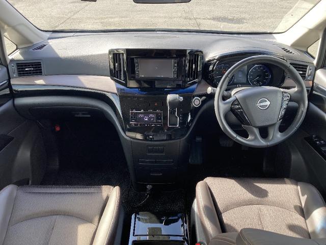 エルグランド ２５０ハイウェイスターＳ　４ＷＤ　レンタＵＰ　純正メモリーナビ　ＥＴＣ　インテリジェントキー　バックカメラ　純正１８インチアルミ　両側電動スライドドア　ＬＥＤライト　Ｆフォグ　横滑り防止　エマージェンシーブレーキ　Ｃセンサー（3枚目）