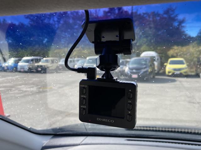 エルグランド ２５０ハイウェイスターＳ　４ＷＤ　レンタＵＰ　純正メモリーナビ　ＥＴＣ　インテリジェントキー　バックカメラ　純正１８インチアルミ　両側電動スライドドア　ＬＥＤライト　Ｆフォグ　横滑り防止　エマージェンシーブレーキ　Ｃセンサー（8枚目）