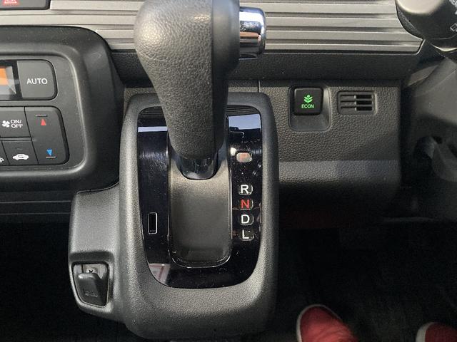 N-VAN+スタイル ファン 4WD 当社買取店仕入車 純正ディスプレイ付きCD バックカメラ ワンセグ スマートキー コーナーセンサー LEDライト オートライト レーダークルコン ホンダセンシング LEDフォグ(8枚目)