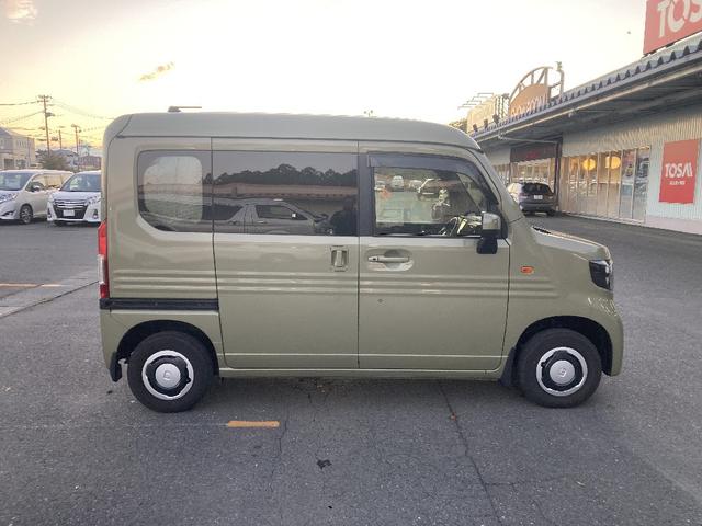 N-VAN+スタイル ファン 4WD 当社買取店仕入車 純正ディスプレイ付きCD バックカメラ ワンセグ スマートキー コーナーセンサー LEDライト オートライト レーダークルコン ホンダセンシング LEDフォグ(24枚目)