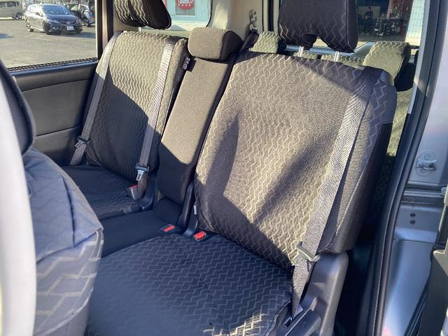 セレナ B 4WD リースUP 社外メモリーナビ 全方位カメラ CD インテリジェントキー 横滑り防止 クルーズコントロール リアオートエアコン エマージェンシーブレーキ(17枚目)