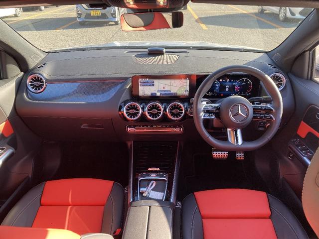 GLAクラス GLA200d 4マチック AMGラインパッケージ 4WD 当社直接買取車 10.25インチコックピットディスプレイ ワンオーナー 純正HDDナビ 全方位カメラ レザーシート パワーバックドア LEDライト ターボ クリーンディーゼル(3枚目)
