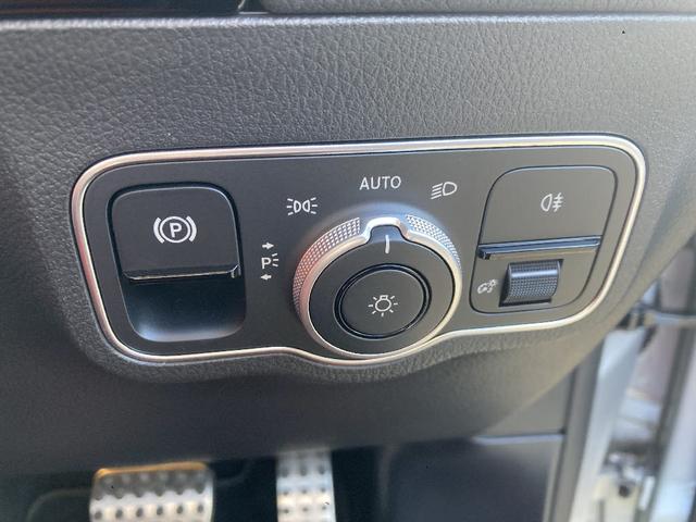 GLAクラス GLA200d 4マチック AMGラインパッケージ 4WD 当社直接買取車 10.25インチコックピットディスプレイ ワンオーナー 純正HDDナビ 全方位カメラ レザーシート パワーバックドア LEDライト ターボ クリーンディーゼル(12枚目)