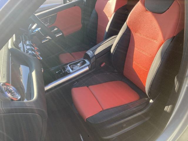 GLAクラス GLA200d 4マチック AMGラインパッケージ 4WD 当社直接買取車 10.25インチコックピットディスプレイ ワンオーナー 純正HDDナビ 全方位カメラ レザーシート パワーバックドア LEDライト ターボ クリーンディーゼル(15枚目)