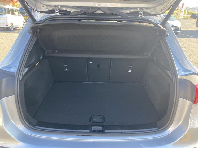 GLAクラス GLA200d 4マチック AMGラインパッケージ 4WD 当社直接買取車 10.25インチコックピットディスプレイ ワンオーナー 純正HDDナビ 全方位カメラ レザーシート パワーバックドア LEDライト ターボ クリーンディーゼル(17枚目)