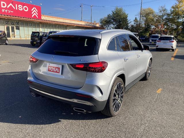 GLAクラス GLA200d 4マチック AMGラインパッケージ 4WD 当社直接買取車 10.25インチコックピットディスプレイ ワンオーナー 純正HDDナビ 全方位カメラ レザーシート パワーバックドア LEDライト ターボ クリーンディーゼル(24枚目)