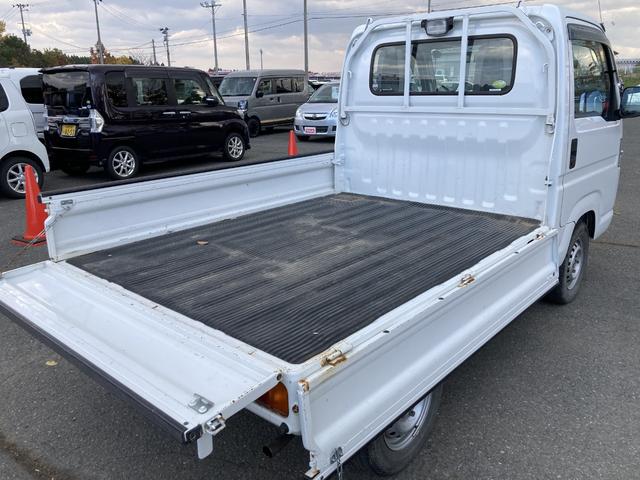 アクティトラック SDX 4WD/ラジオ/荷台ランプ/HRレベライザー/5速マニュアル/ワンオーナー記録簿Fエアバック/シガーソケット/1スピーカー/下廻り防錆施/ウレタンステアリング/パワ-ステアリング(11枚目)