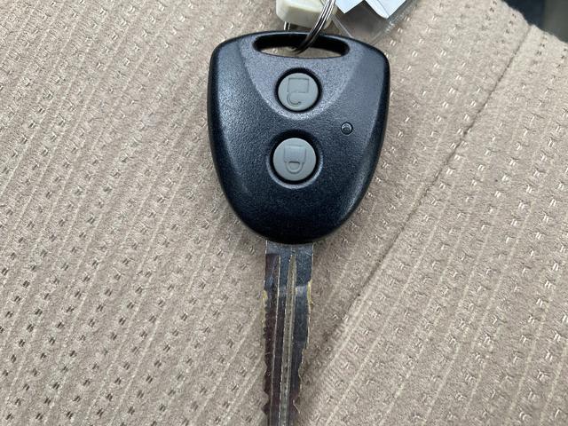 ミラ Ｘスペシャル　４ＷＤ　マニュアル５速　純正ＣＤ　　ラジオ　キーレス　ＡＢＳ　ヘッドライトレベライザ（21枚目）