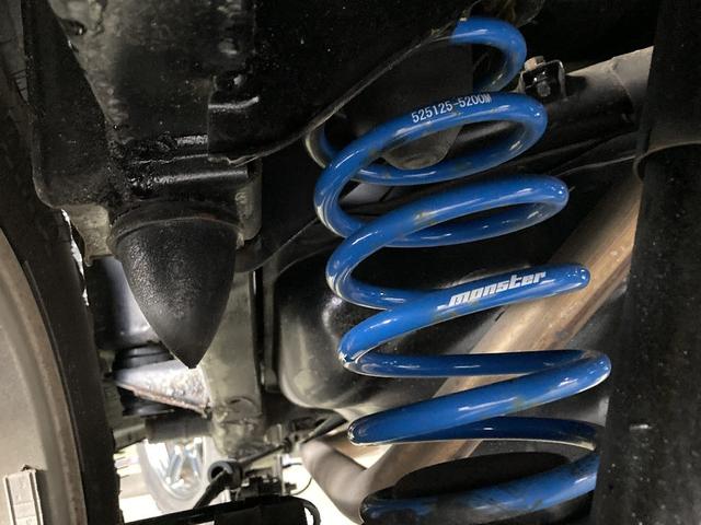 ジムニー ランドベンチャー 4WD ターボ 5速マニュアル ストラーダSDナビフルセグDVD再生B-T接続 モンスタースポーツマフラー 社外サス HIDライト 純正アルミ シートヒーター(34枚目)