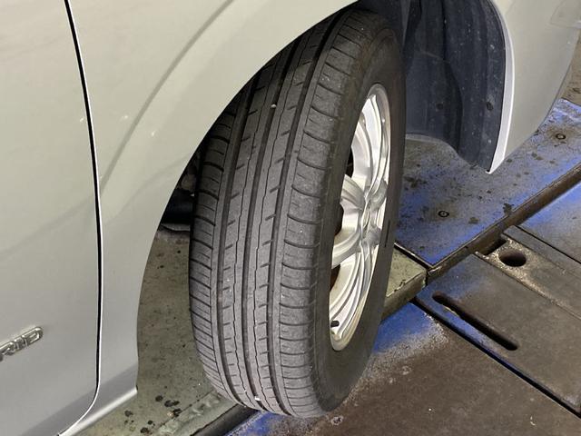 セレナ 　４ＷＤ　Ｂ　クルーズコントロール　純正アルミ　リアオートエアコン　リアオートエアコン　３列目ヒーターダクト　４ＳＰＫ　標識探知機能　踏み間違い防止　車線逸脱警報　エマージェンシーブレーキ（12枚目）