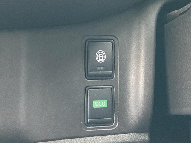 セレナ 　４ＷＤ　Ｂ　クルーズコントロール　純正アルミ　リアオートエアコン　リアオートエアコン　３列目ヒーターダクト　４ＳＰＫ　標識探知機能　踏み間違い防止　車線逸脱警報　エマージェンシーブレーキ（24枚目）