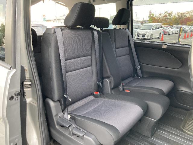 セレナ 　４ＷＤ　Ｂ　クルーズコントロール　純正アルミ　リアオートエアコン　リアオートエアコン　３列目ヒーターダクト　４ＳＰＫ　標識探知機能　踏み間違い防止　車線逸脱警報　エマージェンシーブレーキ（30枚目）