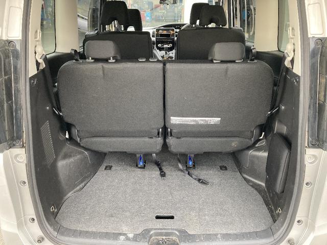 セレナ 　４ＷＤ　Ｂ　クルーズコントロール　純正アルミ　リアオートエアコン　リアオートエアコン　３列目ヒーターダクト　４ＳＰＫ　標識探知機能　踏み間違い防止　車線逸脱警報　エマージェンシーブレーキ（32枚目）