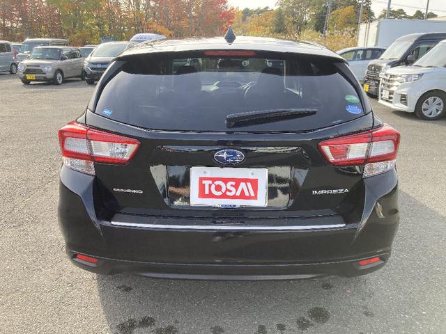 インプレッサスポーツ ２．０ｉ－Ｓアイサイト　４ＷＤ　ストラーダＳＤナビフルセグＤＶＤ再生Ｂ－Ｔ接続　ＬＥＤオートライトフォグ／サイドエアバック／純正アルミ　アドバンスドセーフティパッケージ／ＡＡＣ　ＥＴＣ／Ｐシート／革巻きステアリング／ＶＳＡ（8枚目）