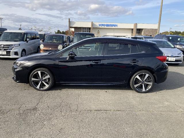 インプレッサスポーツ ２．０ｉ－Ｓアイサイト　４ＷＤ　ストラーダＳＤナビフルセグＤＶＤ再生Ｂ－Ｔ接続　ＬＥＤオートライトフォグ／サイドエアバック／純正アルミ　アドバンスドセーフティパッケージ／ＡＡＣ　ＥＴＣ／Ｐシート／革巻きステアリング／ＶＳＡ（13枚目）