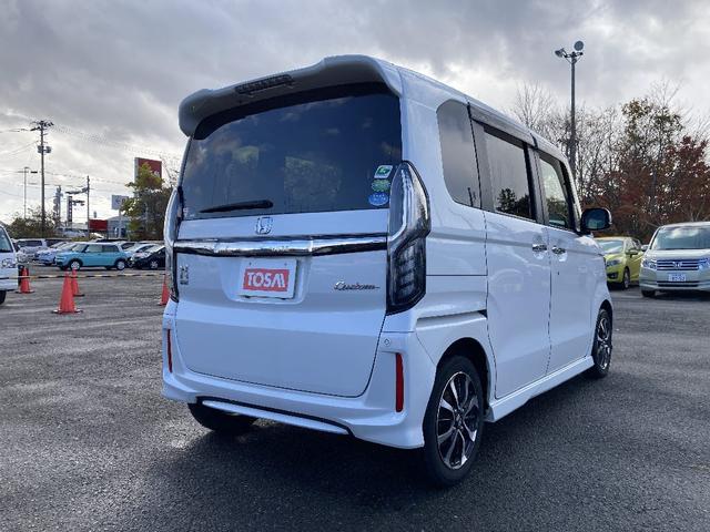 N-BOXカスタム G・Lホンダセンシング 純正フルセグSDナビ CD/DVD/BT可能 Bカメラ スマートキー/プッシュスタート Aストップ ホンダセンシング 片側パワースライド ETC 横滑り防止 LEDオートライト フロントフォグ(2枚目)