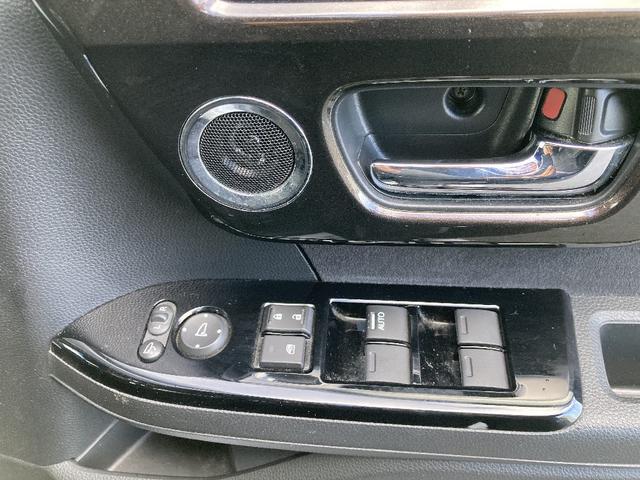 N-BOXカスタム G・Lホンダセンシング 純正フルセグSDナビ CD/DVD/BT可能 Bカメラ スマートキー/プッシュスタート Aストップ ホンダセンシング 片側パワースライド ETC 横滑り防止 LEDオートライト フロントフォグ(32枚目)