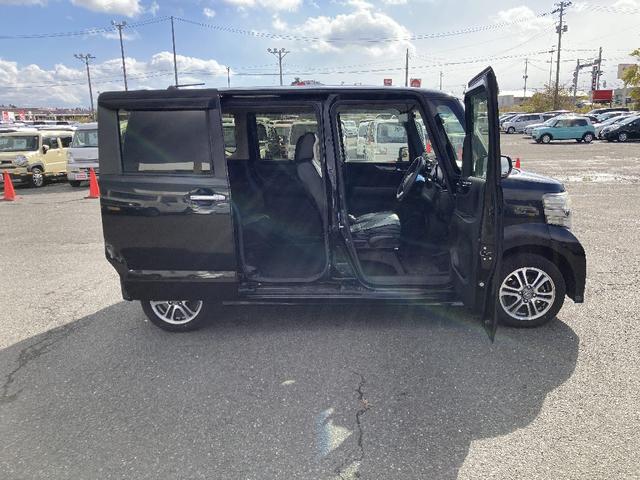 Ｎ－ＢＯＸカスタム Ｇ　ＳＳパッケージ　４ＷＤ　パナソニック製９インチフルセグＳＤナビ　Ｂカメラ　スマートキープッシュスタート　ステアリングスイッチ　片側パワースライド　ＨＩＤオートライト　Ｆフォグ　横滑り防止　社外ミラー型ドラレコ　ＥＴＣ（18枚目）