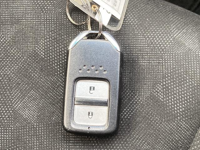 シャトル Ｇ　ギャザーズ９インチフルセグナビ　ＤＶＤ／Ｂ－Ｔ　Ｂカメラ　スマートキー／プッシュスタート　Ａストップ　アイドリングストップ　横滑り防止　ＥＴＣ　ＬＥＤオートライト　フロントフォグ　社外１５インチＡ（33枚目）