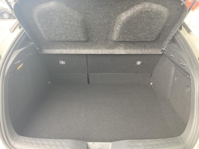 C-HR G 純正18インチアルミ ハーフレザーシート ETC ナノイーデュアルAC 前席シートヒーター 本革ステアリング バックモニター USBソケット ドライブレコーダー クルーズコントロール オートハイビーム(17枚目)