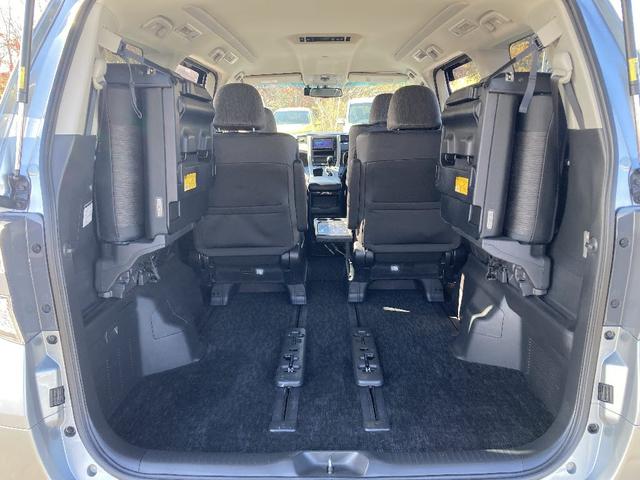 ヴェルファイアハイブリッド ＺＲ　４ＷＤ　社外ＳＤナビ　フルセグ　純正エアロ　純正１６インチアルミ　両側電動スライドドア　ＥＴＣ　クルーズコントロール　バックカメラ　ＡＦＳ　ウッドコンビステア　ＨＩＤヘッドライト（18枚目）