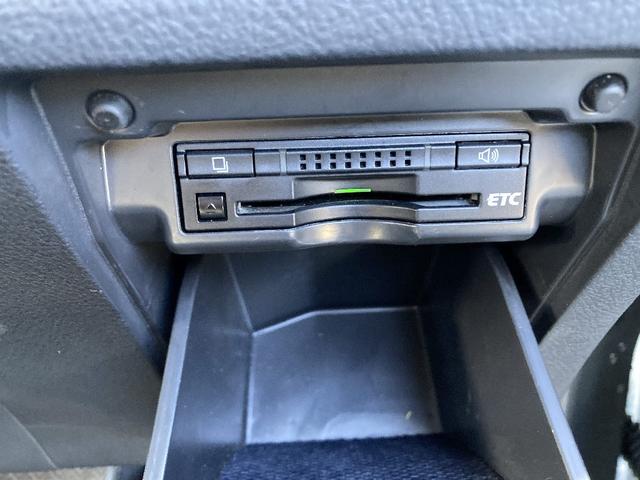 ヴェルファイアハイブリッド ＺＲ　４ＷＤ　社外ＳＤナビ　フルセグ　純正エアロ　純正１６インチアルミ　両側電動スライドドア　ＥＴＣ　クルーズコントロール　バックカメラ　ＡＦＳ　ウッドコンビステア　ＨＩＤヘッドライト（32枚目）