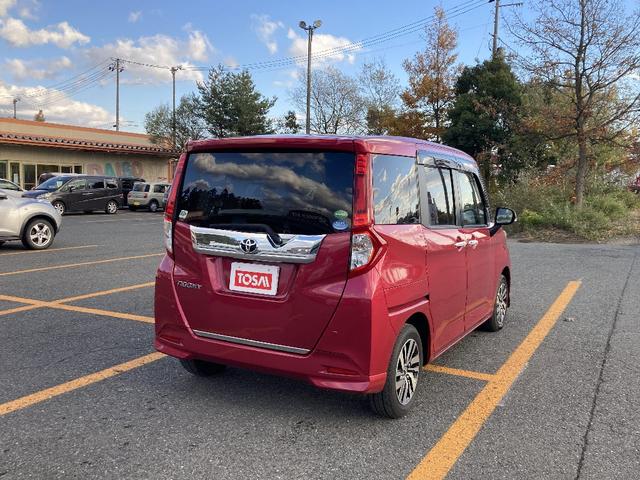 ルーミー カスタムＧ　Ｓ　パナソニック製フルセグＳＤナビ　ＢＴ／ＤＶＤ可　Ｂカメラ　スマートキー／プッシュＳ　革巻きステア　スマートアシスト　両側パワースライド　ＬＥＤライト　オートライト　フロントフォグ　寒冷地仕様（2枚目）