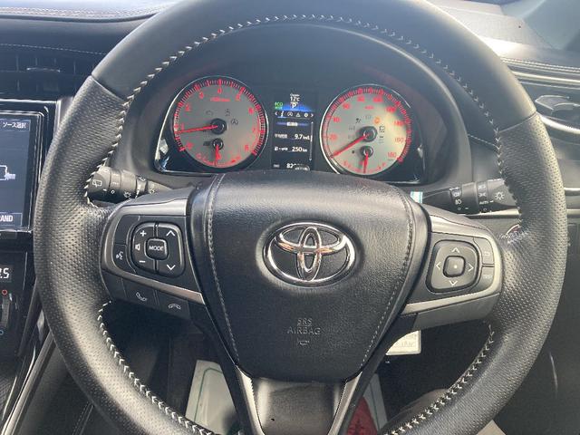 ハリアー エレガンス　Ｇ’ｓ　４ＷＤ　純正９インチＳＤナビ　ムーンルーフ　寒冷地仕様　フルセグ　ＤＶＤ再生　ＬＥＤライト　専用１９インチアルミ　スマートキー　バックカメラ　専用エアロ　ワンオーナー（7枚目）