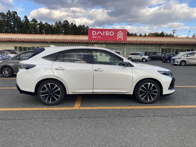 ハリアー エレガンス　Ｇ’ｓ　４ＷＤ　純正９インチＳＤナビ　ムーンルーフ　寒冷地仕様　フルセグ　ＤＶＤ再生　ＬＥＤライト　専用１９インチアルミ　スマートキー　バックカメラ　専用エアロ　ワンオーナー（21枚目）