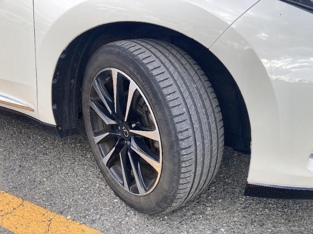 ハリアー エレガンス　Ｇ’ｓ　４ＷＤ　純正９インチＳＤナビ　ムーンルーフ　寒冷地仕様　フルセグ　ＤＶＤ再生　ＬＥＤライト　専用１９インチアルミ　スマートキー　バックカメラ　専用エアロ　ワンオーナー（26枚目）