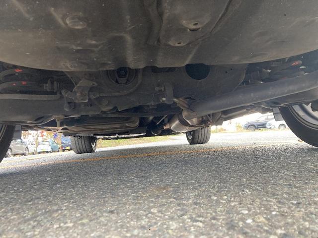 ハリアー エレガンス　Ｇ’ｓ　４ＷＤ　純正９インチＳＤナビ　ムーンルーフ　寒冷地仕様　フルセグ　ＤＶＤ再生　ＬＥＤライト　専用１９インチアルミ　スマートキー　バックカメラ　専用エアロ　ワンオーナー（27枚目）