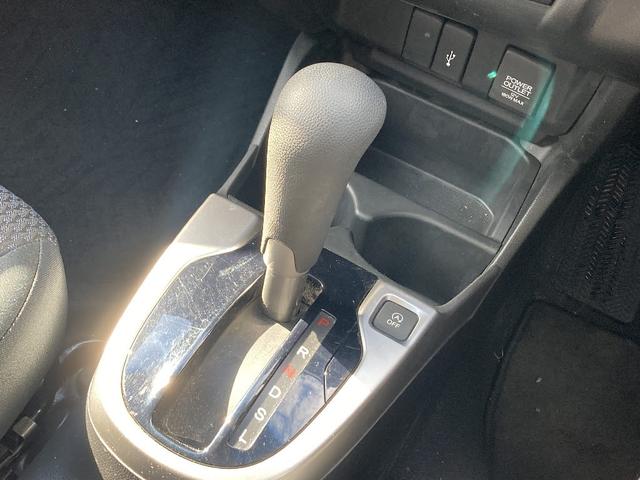 フィット 13G・F 4WD 純正SDナビ フルセグ バックカメラ DVD再生 横滑り防止 社外15インチアルミ スマートキー ETC オートリトラミラー ステアリングリモコン(8枚目)