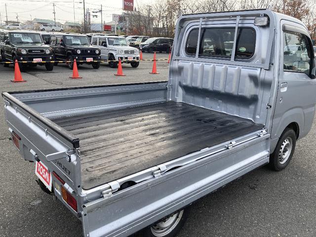 ハイゼットトラック スタンダード　農用スペシャル　４ＷＤ　スタンダード農用スペシャル　１オーナー車　スーパーデフロック　リア４枚リーフスプリング　エアコン　スピーカー内蔵ＡＭ／ＦＭラジオ　１オーナー　大型荷台作業灯　エアバッグ　選べるカラーパック（9枚目）