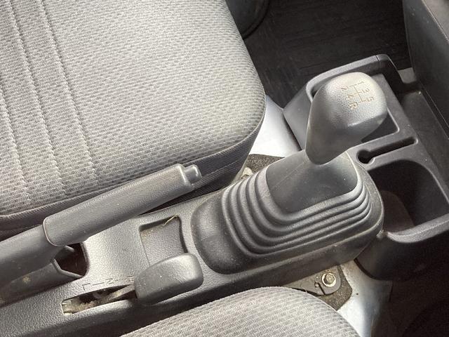 ハイゼットトラック スタンダード　農用スペシャル　４ＷＤ　スタンダード農用スペシャル　１オーナー車　スーパーデフロック　リア４枚リーフスプリング　エアコン　スピーカー内蔵ＡＭ／ＦＭラジオ　１オーナー　大型荷台作業灯　エアバッグ　選べるカラーパック（16枚目）