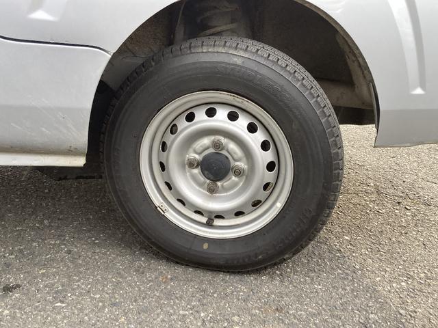 ハイゼットトラック スタンダード　農用スペシャル　４ＷＤ　スタンダード農用スペシャル　１オーナー車　スーパーデフロック　リア４枚リーフスプリング　エアコン　スピーカー内蔵ＡＭ／ＦＭラジオ　１オーナー　大型荷台作業灯　エアバッグ　選べるカラーパック（27枚目）