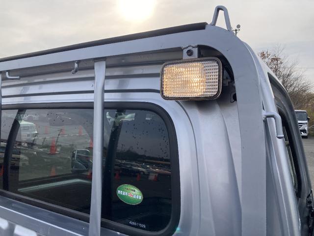 ハイゼットトラック スタンダード　農用スペシャル　４ＷＤ　スタンダード農用スペシャル　１オーナー車　スーパーデフロック　リア４枚リーフスプリング　エアコン　スピーカー内蔵ＡＭ／ＦＭラジオ　１オーナー　大型荷台作業灯　エアバッグ　選べるカラーパック（29枚目）